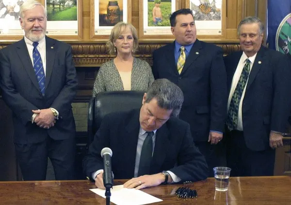 New Kansas law lets campus religious groups restrict members