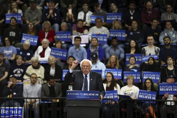 Clinton, Sanders trade fresh attacks in New York