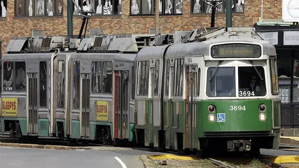 Near-Accidents Spur MBTA Bulletin On Door Protocols For Subway Trains