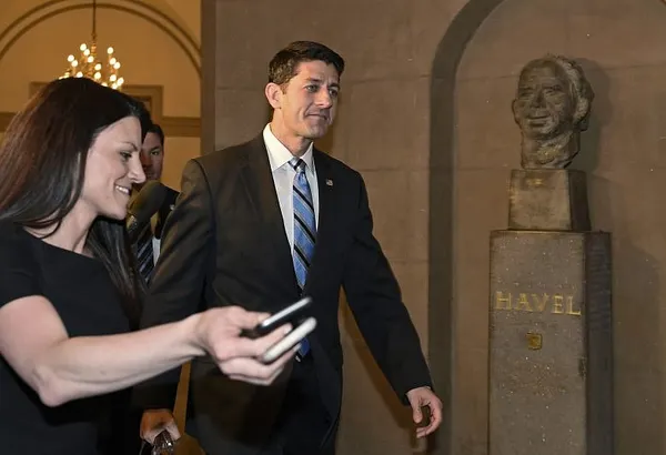 Key Senate Republicans swing behind Trump to beat Clinton