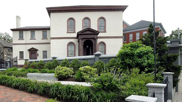 Judge: R.I. congregants can take control of oldest US synagogue