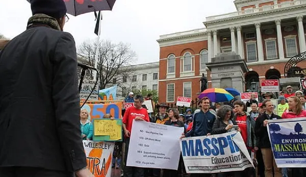 Pipeline foes rally for ‘clean power’ support by lawmakers