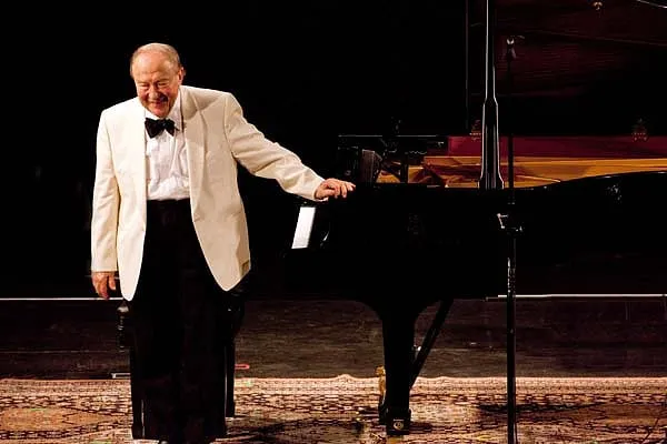 Famed pianist, 92, to perform in Boston after heart surgery