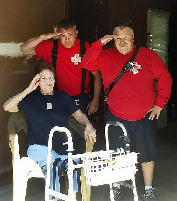 97-Year-Old Widow Gets Flagpole Rope Fixed By Finding Men With Tall Ladder