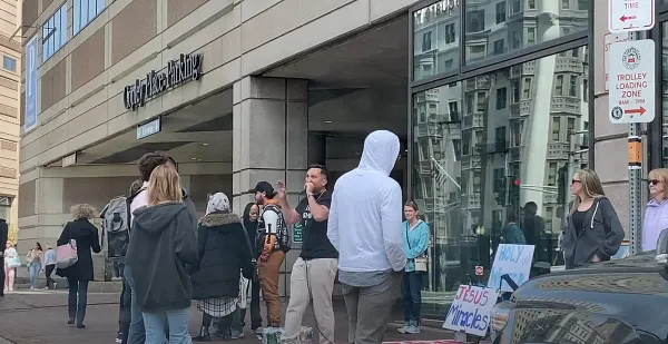 Video of Protesters Standing Outside SatanCon 2023