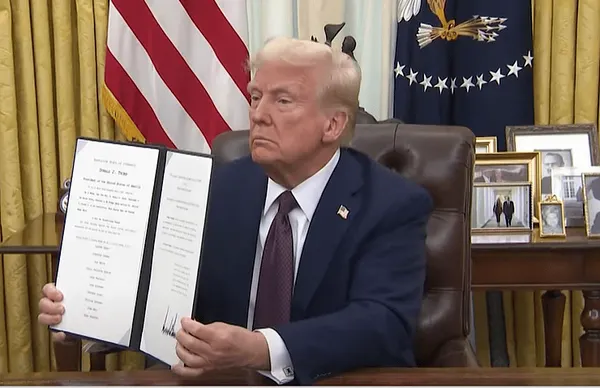 Trump Pardons Pro-Lifers Who Blockaded Abortion Facilities, Saying ‘This Is A Great Honor To Sign This’