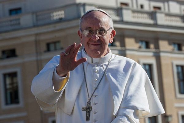 POPE WATCH: Mass scalpers; Stephen Colbert’s ‘Catholic Night’