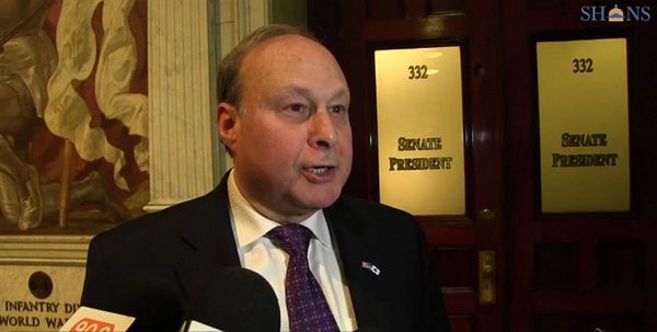 Rosenberg stays mum on Joyce but may back client disclosure