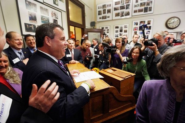Unpopular GOP candidates mulling when to pack it in