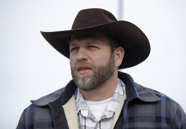Ranchers who inspired Oregon occupation report to prison