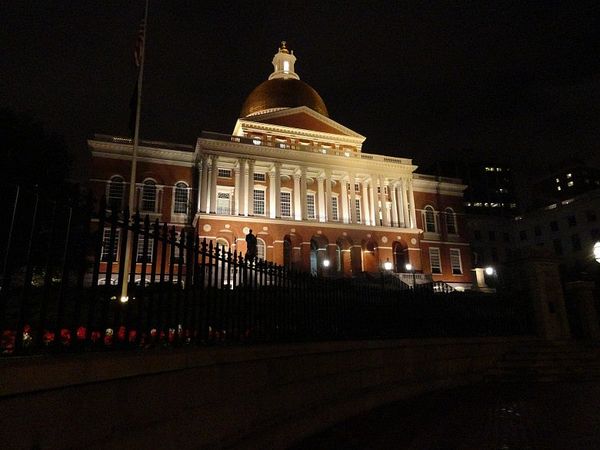 Spending measure faces delays as House, Senate versions differ