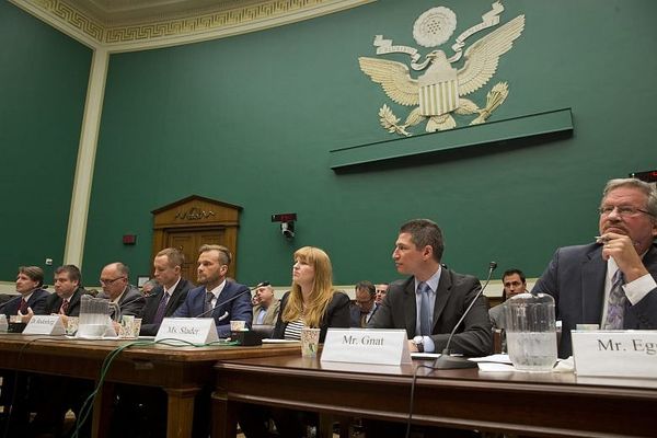 DraftKings, FanDuel come under scrutiny by Congress