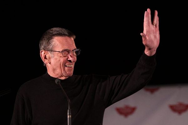 Leonard Nimoy takes a virtual star turn in the West End