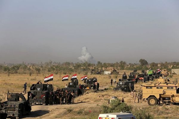 Iraqi commandos press attack on Islamic State in Fallujah