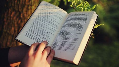 Do students lose depth in digital reading?