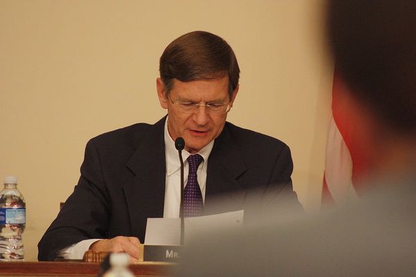 GOP lawmaker probes SEC’s investigation against Exxon
