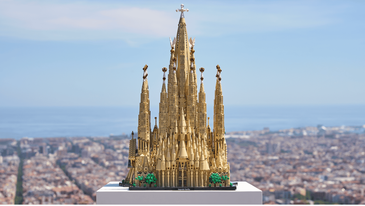 Building Gaudi, brick by brick