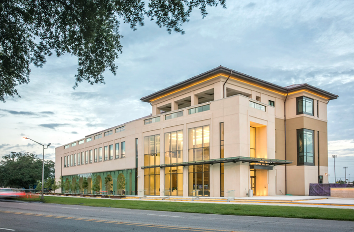 LSU joins the billion-dollar club