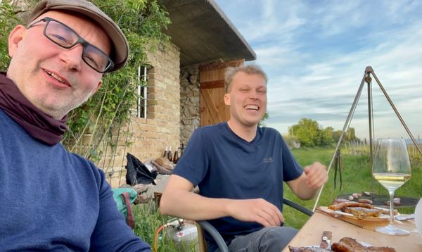 Barbecuing and sleeping in the vineyard – the unfiltered way