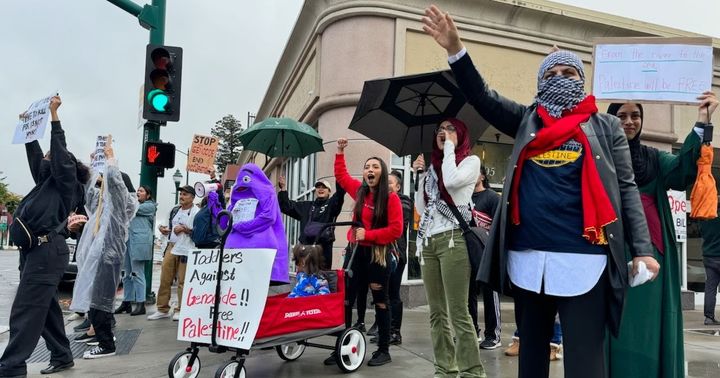 Rainy Ceasefire Protest in Hayward Brings the International to the Local Level