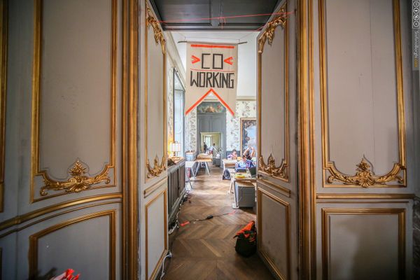 Should You Close or Keep Marketing Your Coworking Space Over the Holidays?