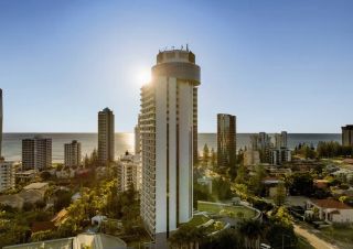 Two Men Stabbed in Surfers Paradise Hotel Room Stay Silent