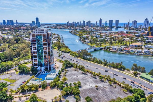 Alleged Wounding and Attempted Carjacking in Bundall