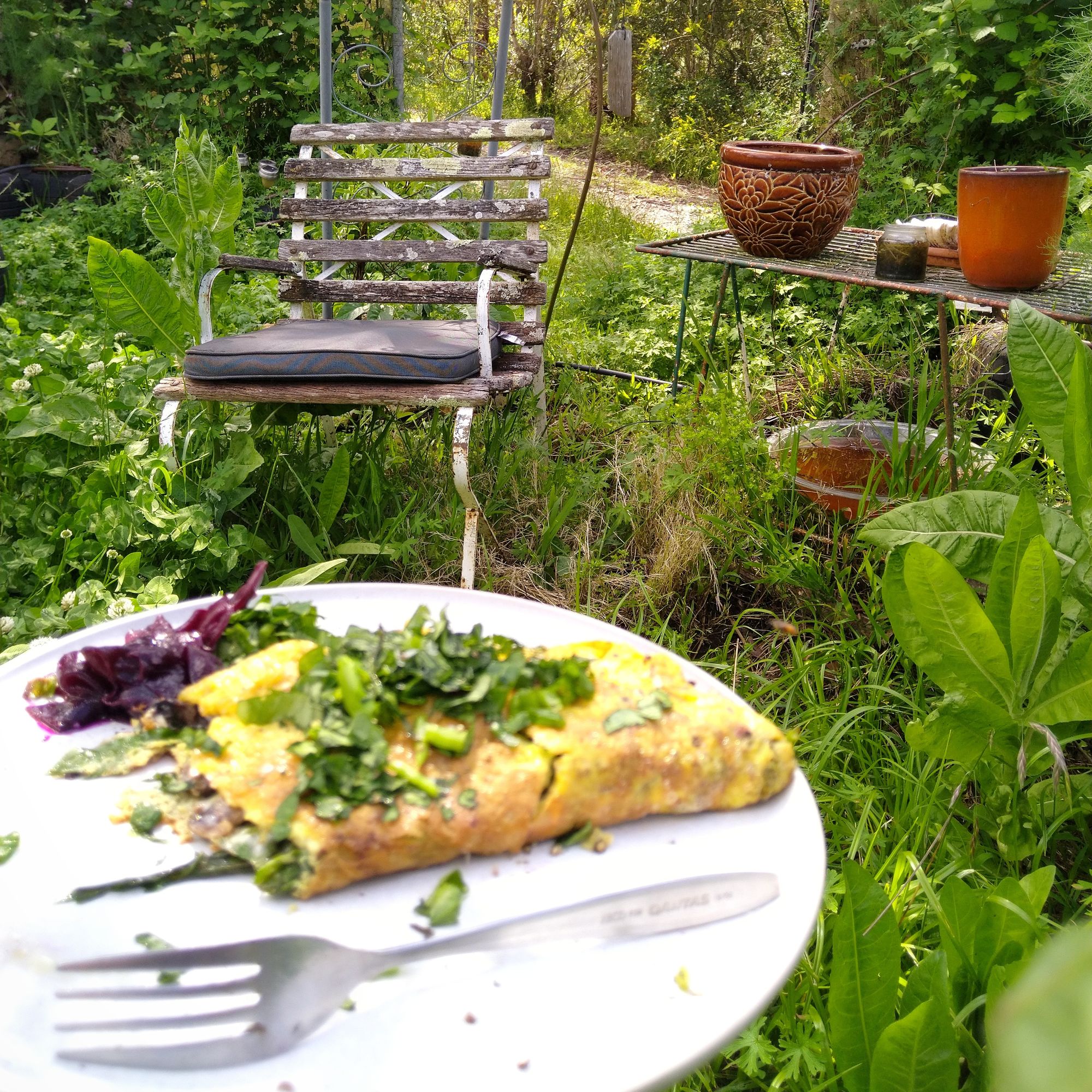 Out of focus dish because I'm trying to eat, balance a plate & take a pic - one.fat.cat