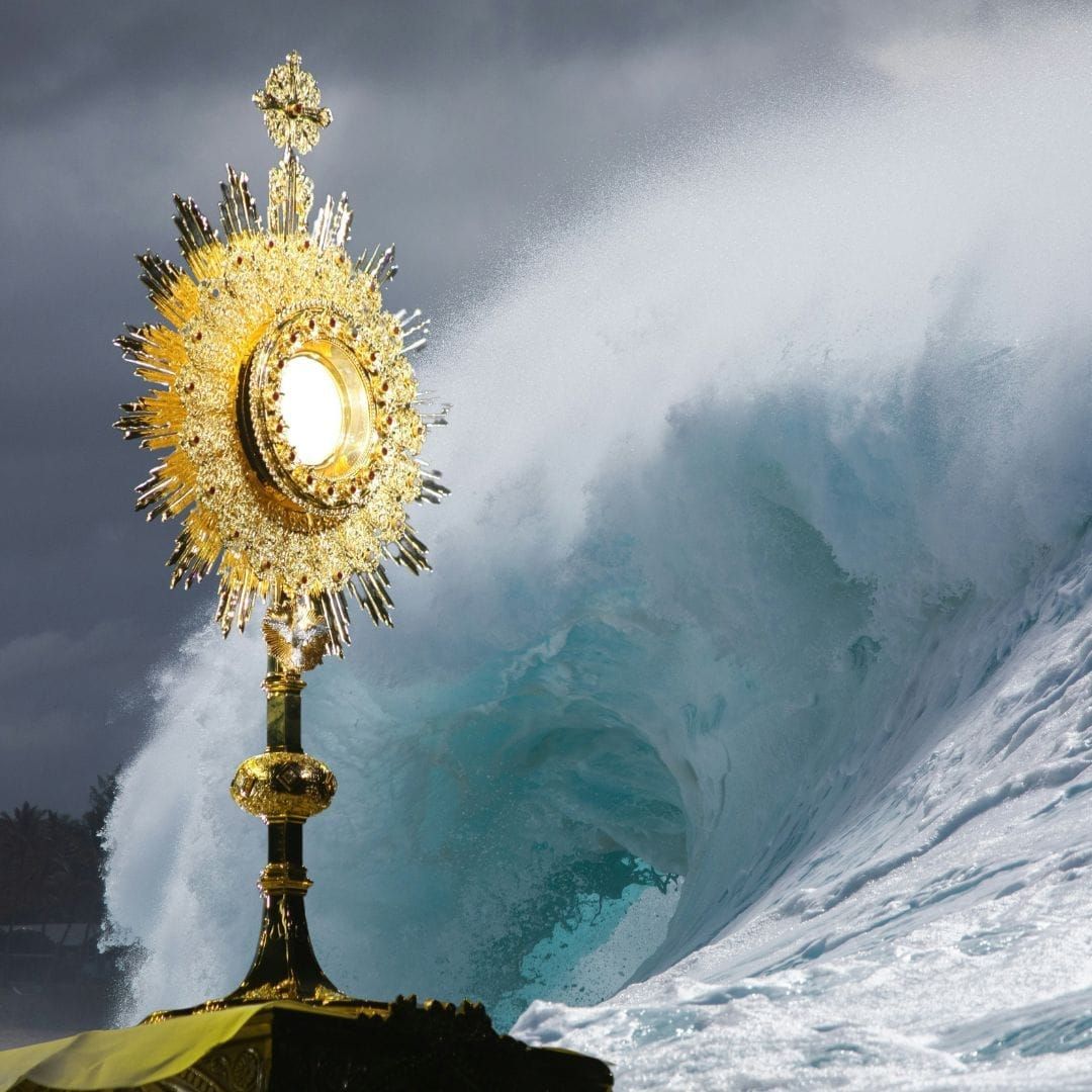 "Miracolo dell'Onda": Quando Gesù Eucaristia ha salvato un'Isola da uno Tsunami