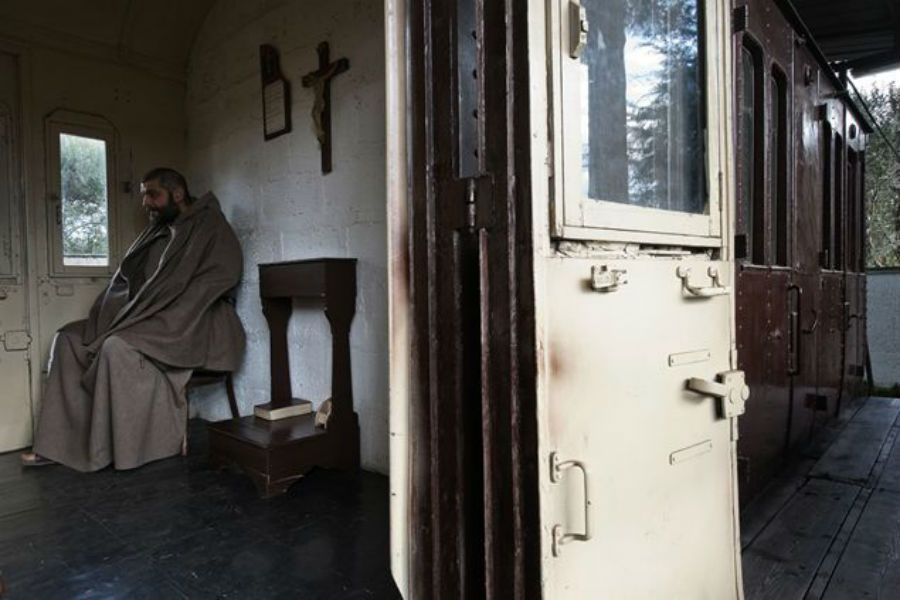Un Convento su Binari: La Stazione dell'Anima