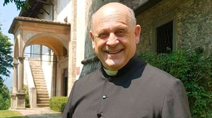 Coronavirus: Sacerdote rinuncia al respiratore e muore per salvare la vita di un giovane