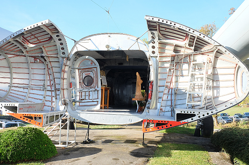 L'incredibile Cappella allestita in un Aereo