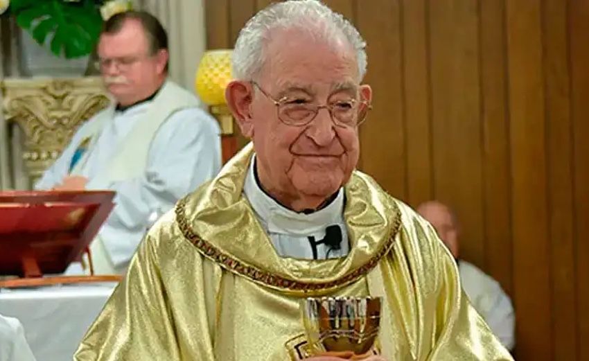 Il Sacerdote che ha 100 anni ed è ancora Parroco