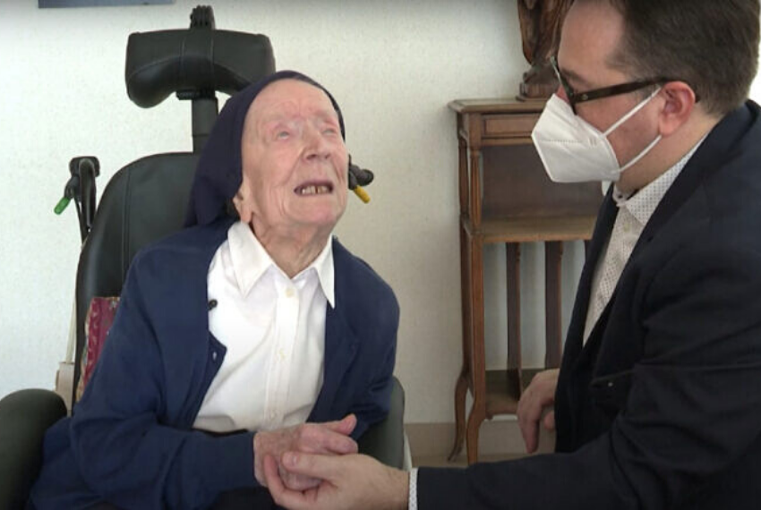 La Suora più Anziana del Mondo festeggia il 118° Compleanno