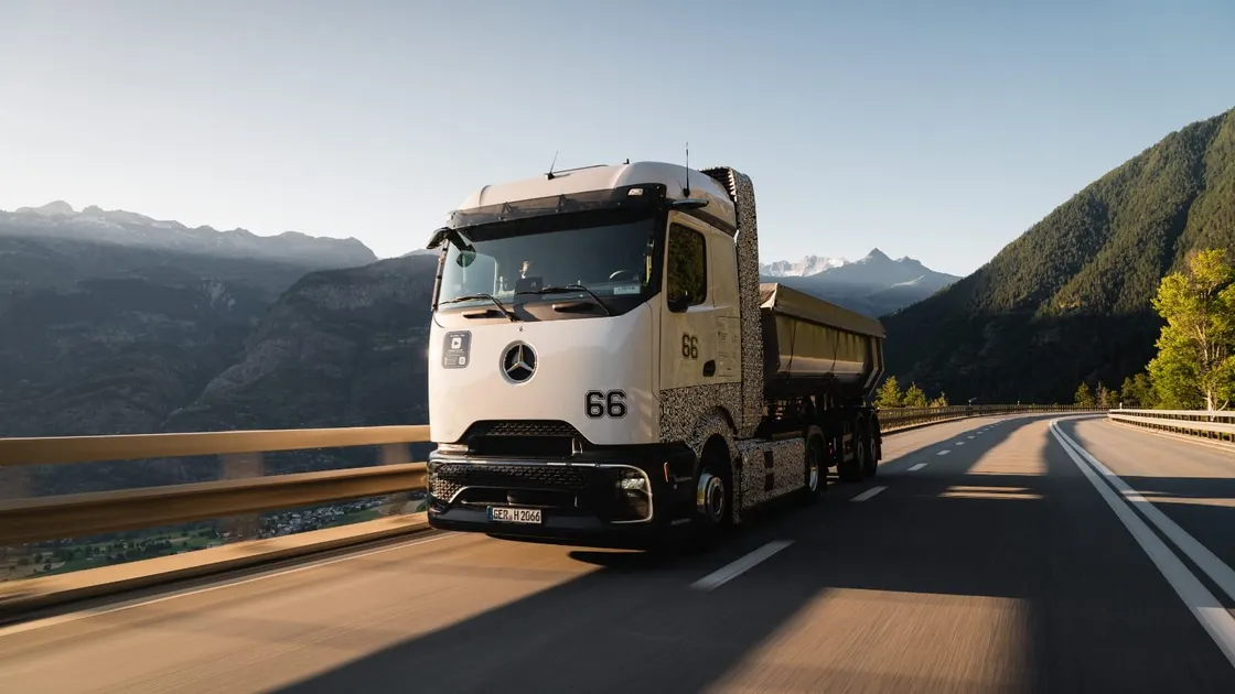 Mercedes-Benz next-gen hydrogen fuel-cell truck.