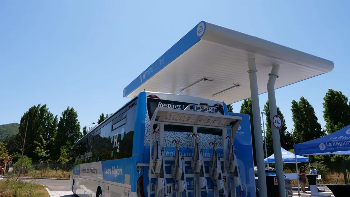 Hydrogen bus refuels at a HYmpulsion refuelling station in France.
