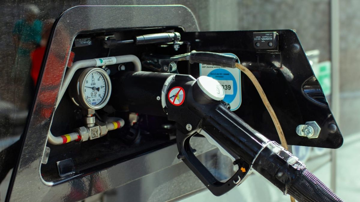 Cavendish Hydrogen has won a €4-5m contract to build a 350 bar refuelling station.