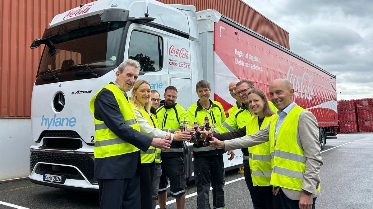 Coca-Cola adds eActros 600 alongside hydrogen truck in German fleet
