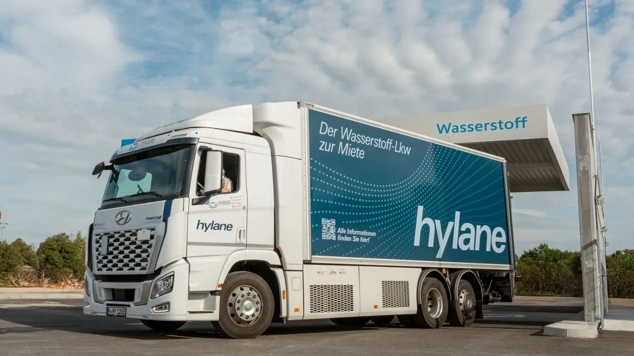 hylane Hyundai Xcient hydrogen fuel-cell truck.