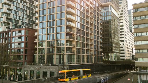 Hitachi lands charging deal for Utrecht's 250-bus electric fleet