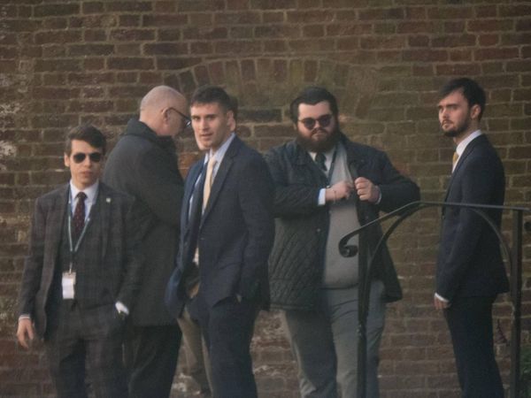 Homeland Party Members Sing Racist Song at Conference