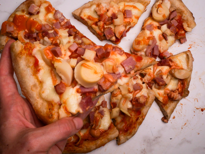 Hearts of Palm Pizza with Salsa Golf: Authentic Argentine Flavor