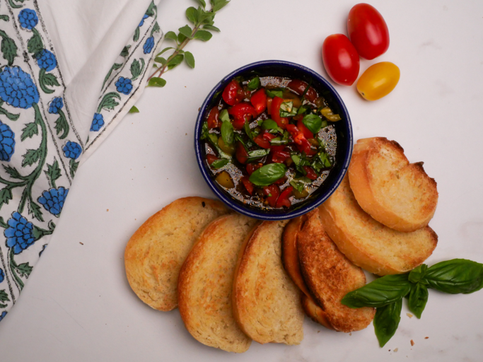 Sweet Tomato Balsamic Bruschetta