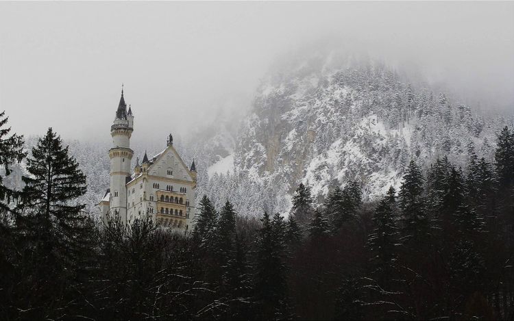 Relatable! 3 Internationally Iconic Gloomy Divas