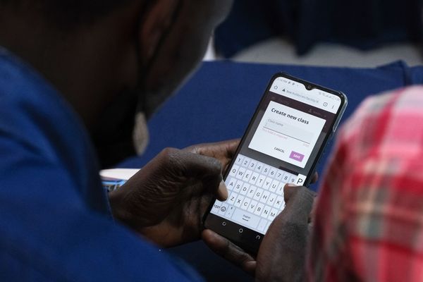 Introducing Internet-in-a-Box in Rwanda