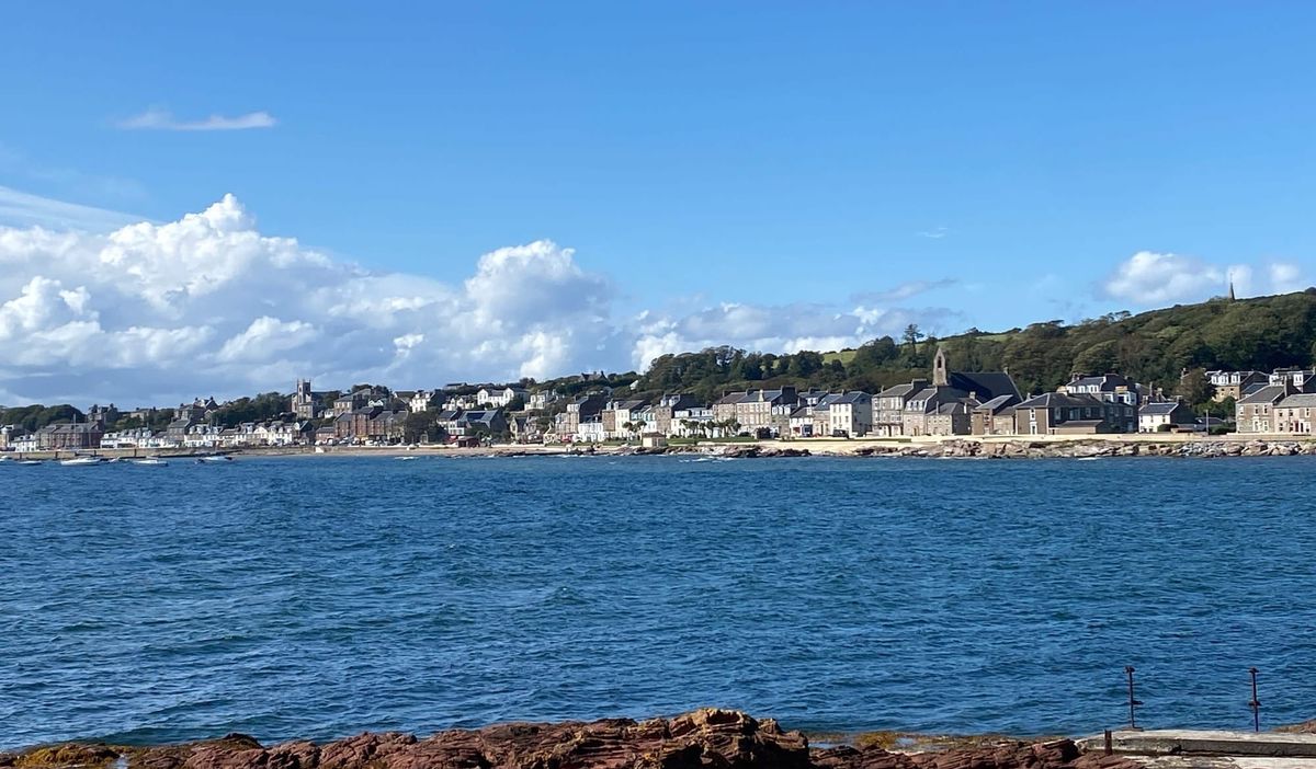 The ultimate guide to visiting Great Cumbrae Post feature image