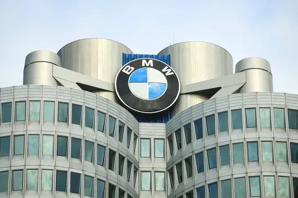 BMW triệu hồi 1,3 triệu xe hơi tại Trung Quốc do lỗi túi khí Takata