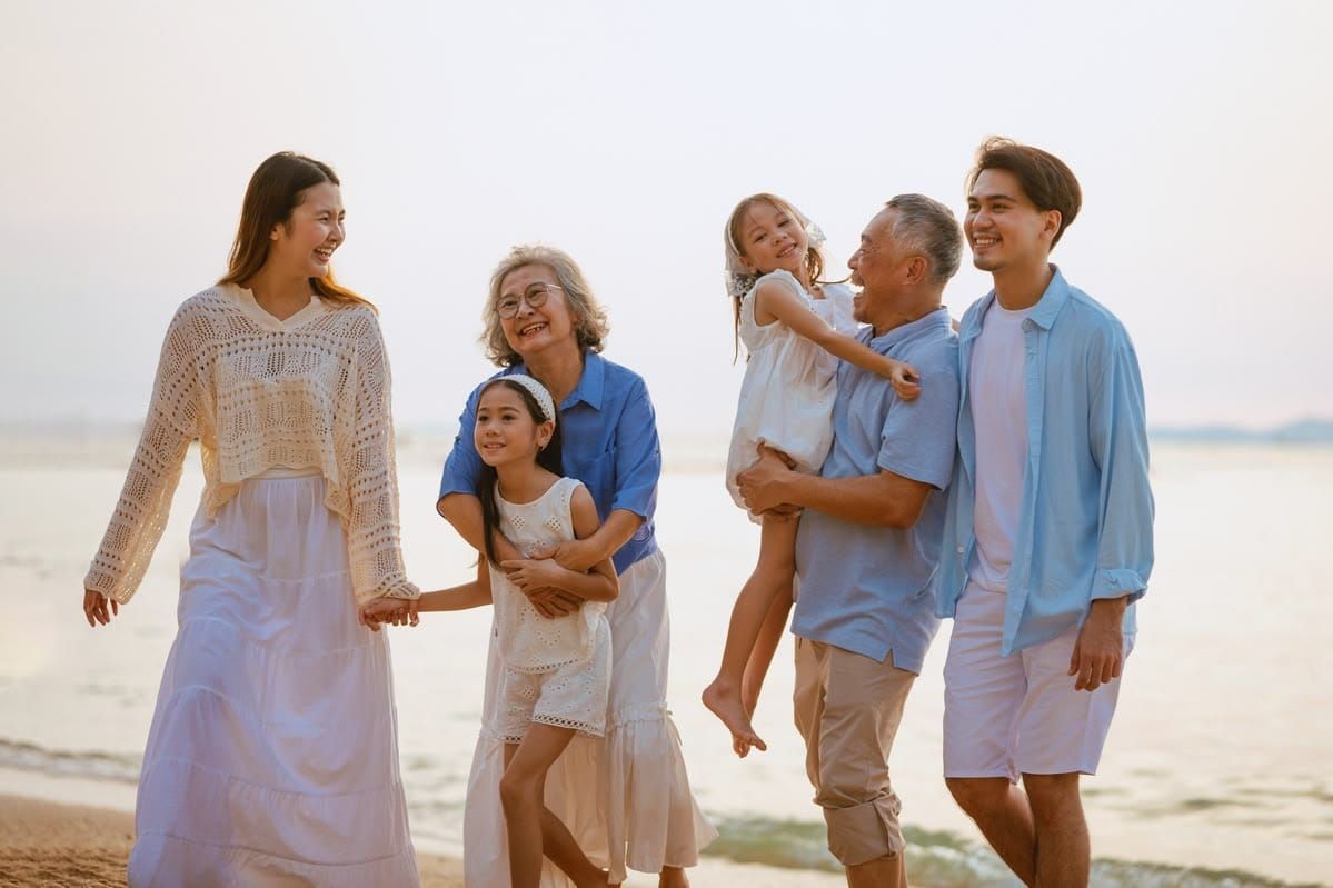 Tục ngữ: “Con trai không nói lỗi cha, con gái không kể xấu mẹ” – Trí tuệ ứng xử và cội nguồn đạo hiếu