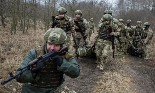 Ukraine tấn công dữ dội khóa chặt Kursk