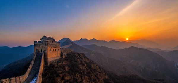 Chân tướng câu chuyện “Đốt sách, chôn Nho” của Tần Thủy Hoàng
